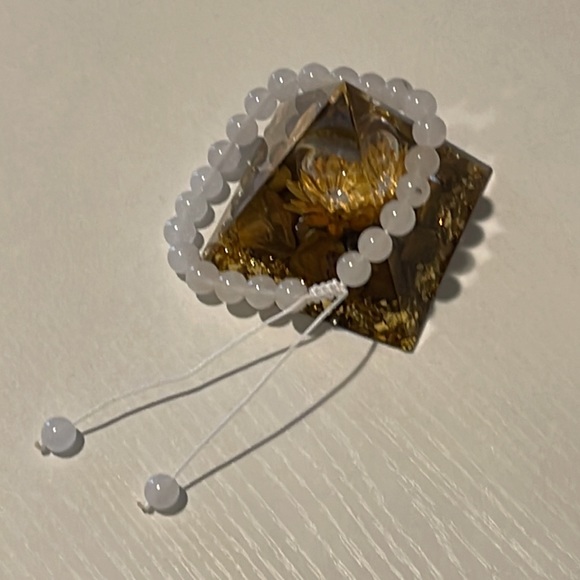 Women’s Healing Rose Quartz Crystal Natural Stone Gemstone Bead Bracelet - Picture 3 of 3